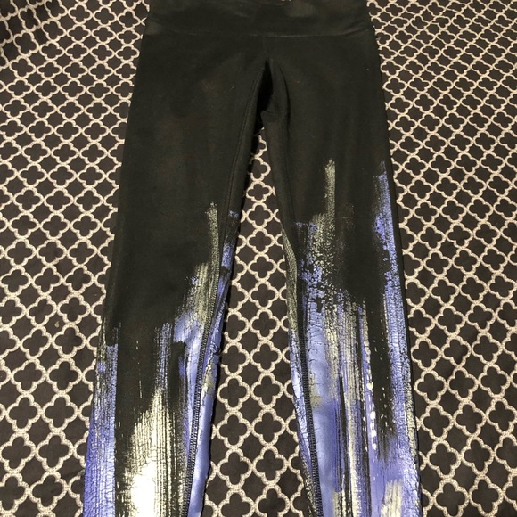 ALO Yoga Airbrush Leggings Painted Brushstroke - Picture 7 of 8